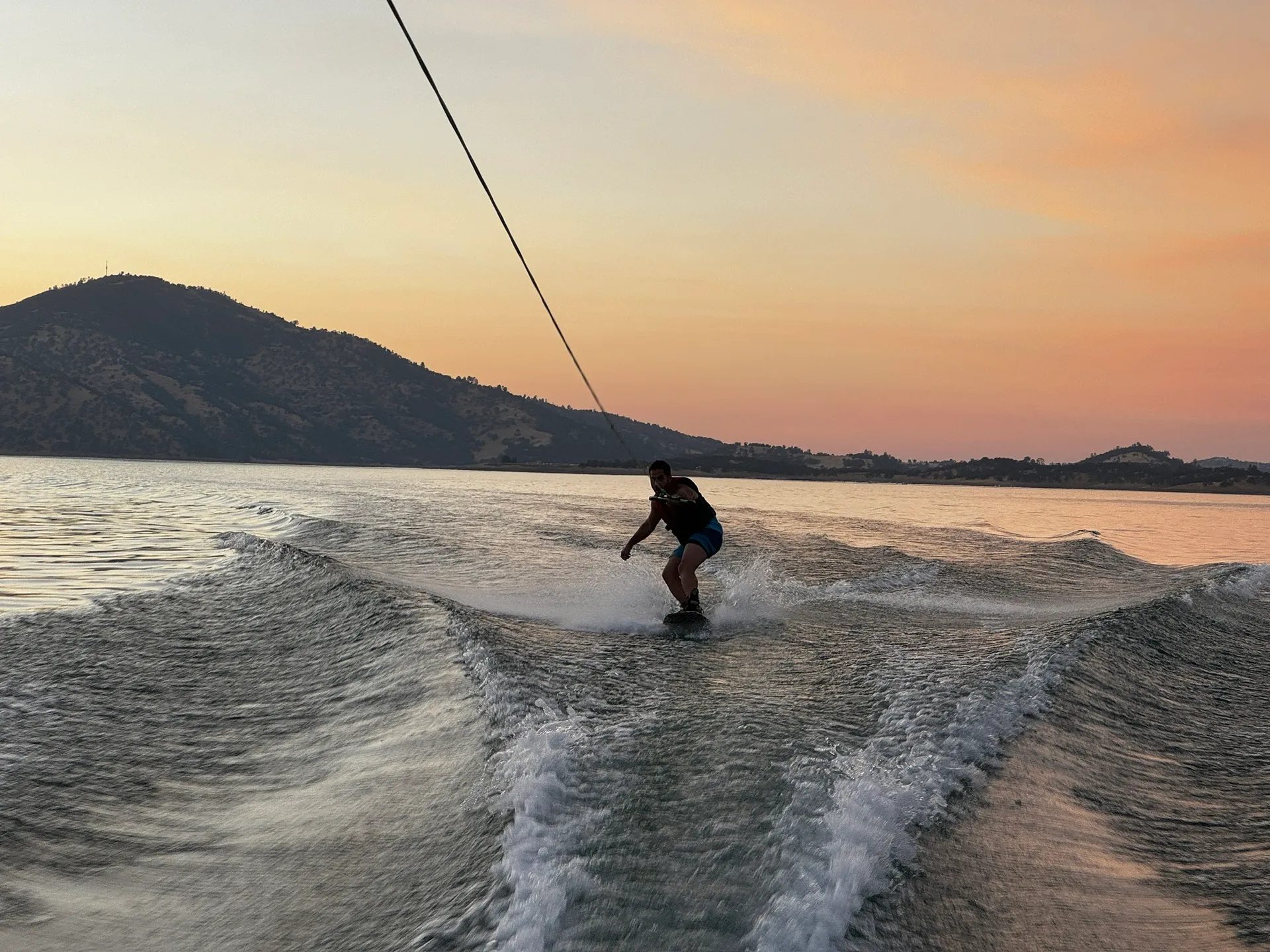 Experience the Thrill on the Water with Our 2006 Reinell 220 LSE!