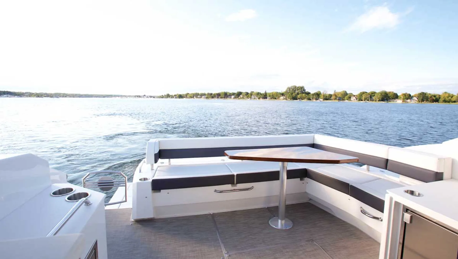 Beautiful New Cruiser Yacht