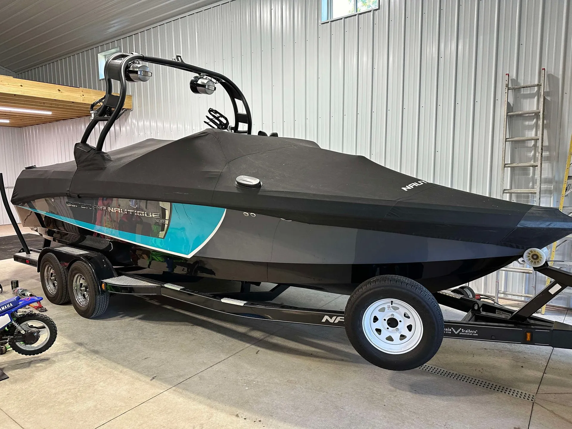 Super Air Nautique 23ft with all watersports equipment & Captain