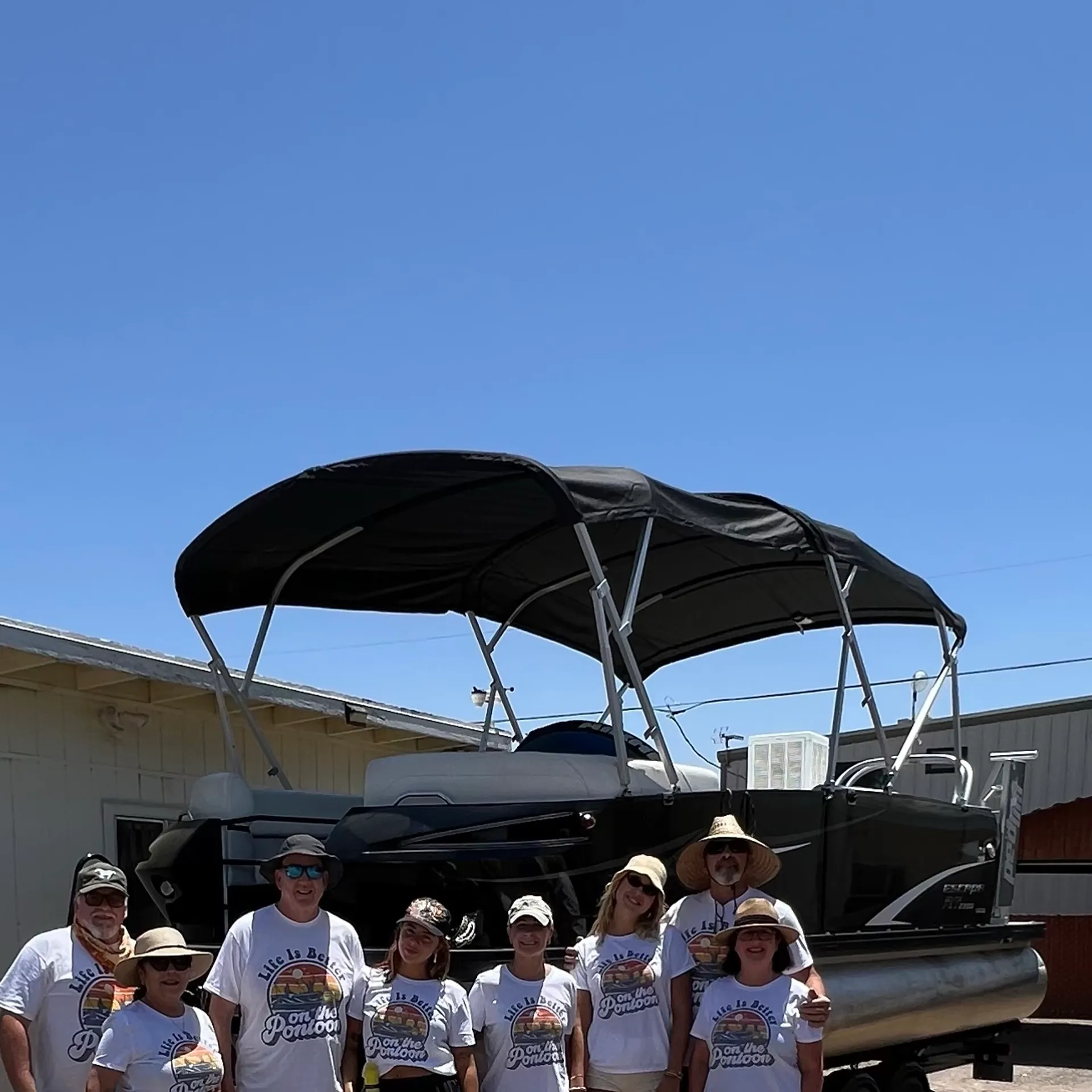 SPACIOUS 22FT TRITOON WITH BIG 200 HP MERCURY &amp; lILYPAD DIVING BOARD