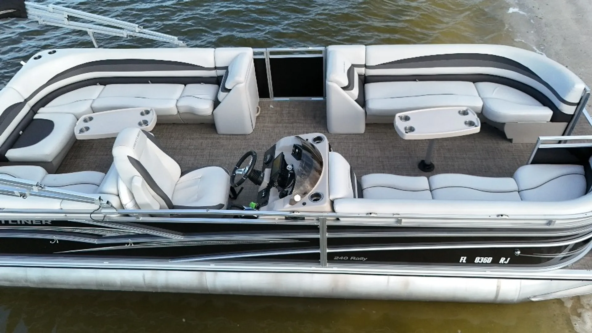 Crestliner Boats RALLY 240 in New Smyrna Beach, FL — photo 5