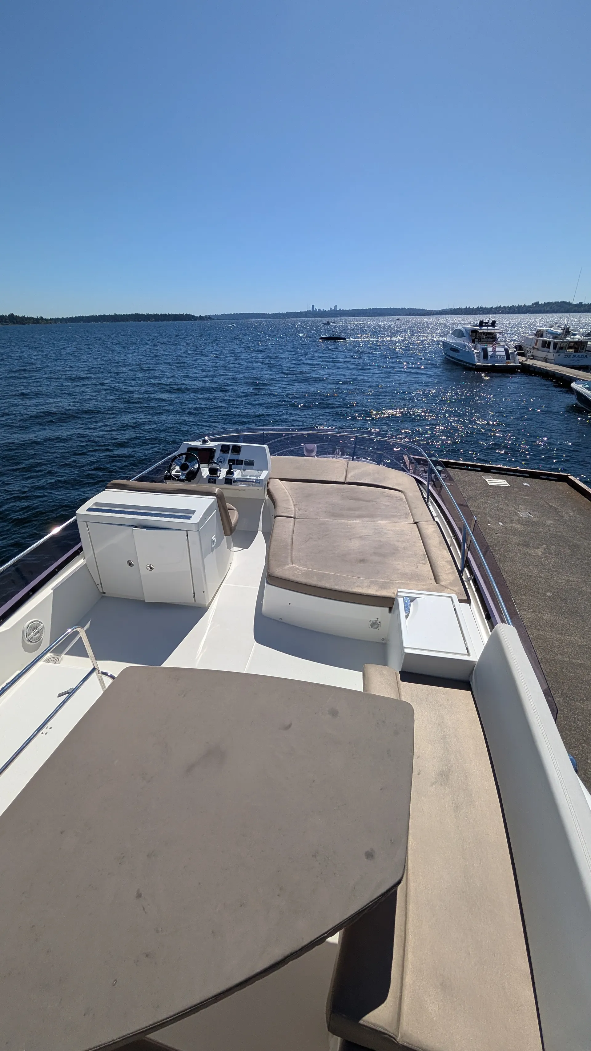 Professionally Captained 50' Yacht. Kirkland and Seattle Available