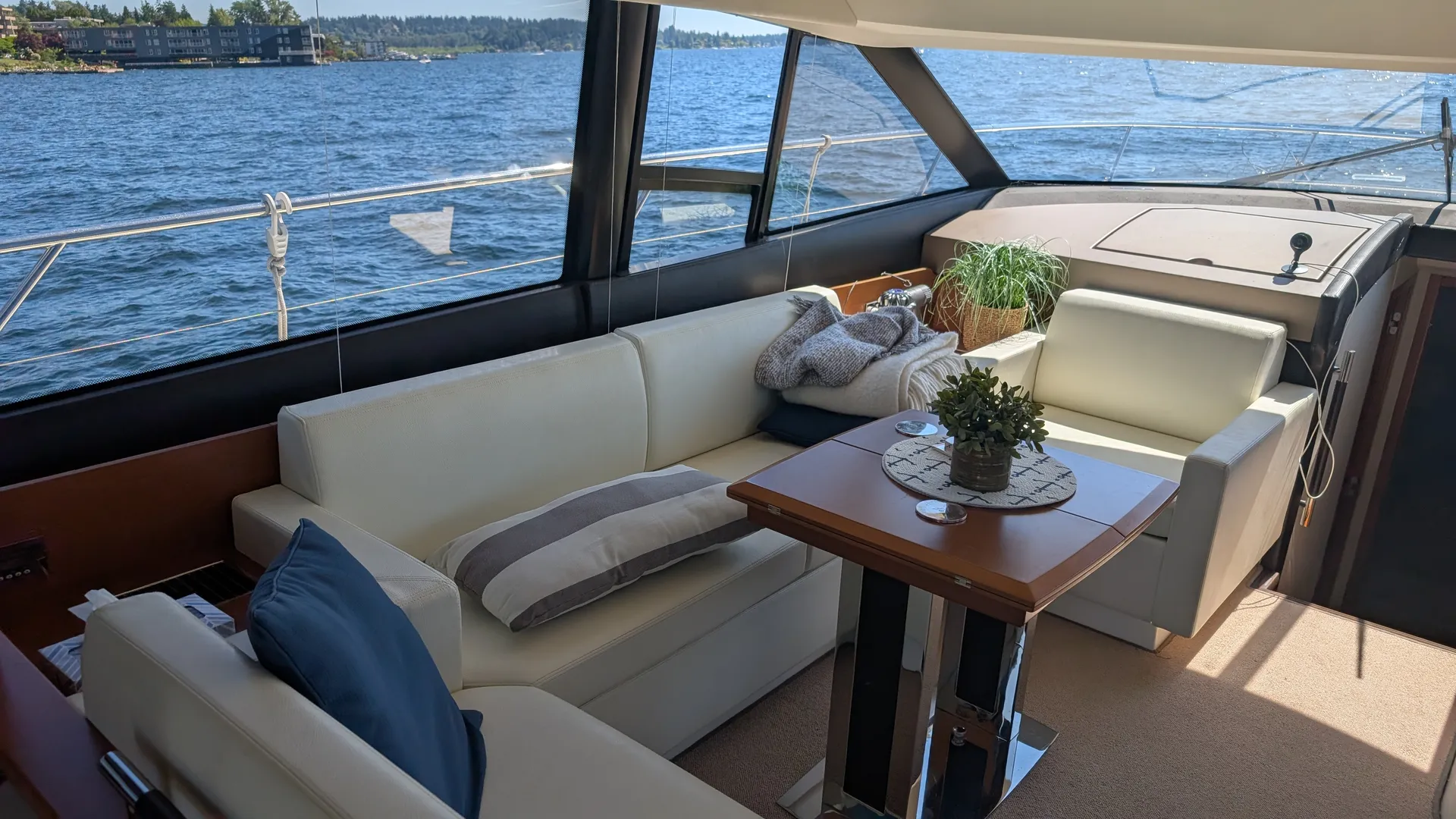 Professionally Captained 50' Yacht. Kirkland and Seattle Available