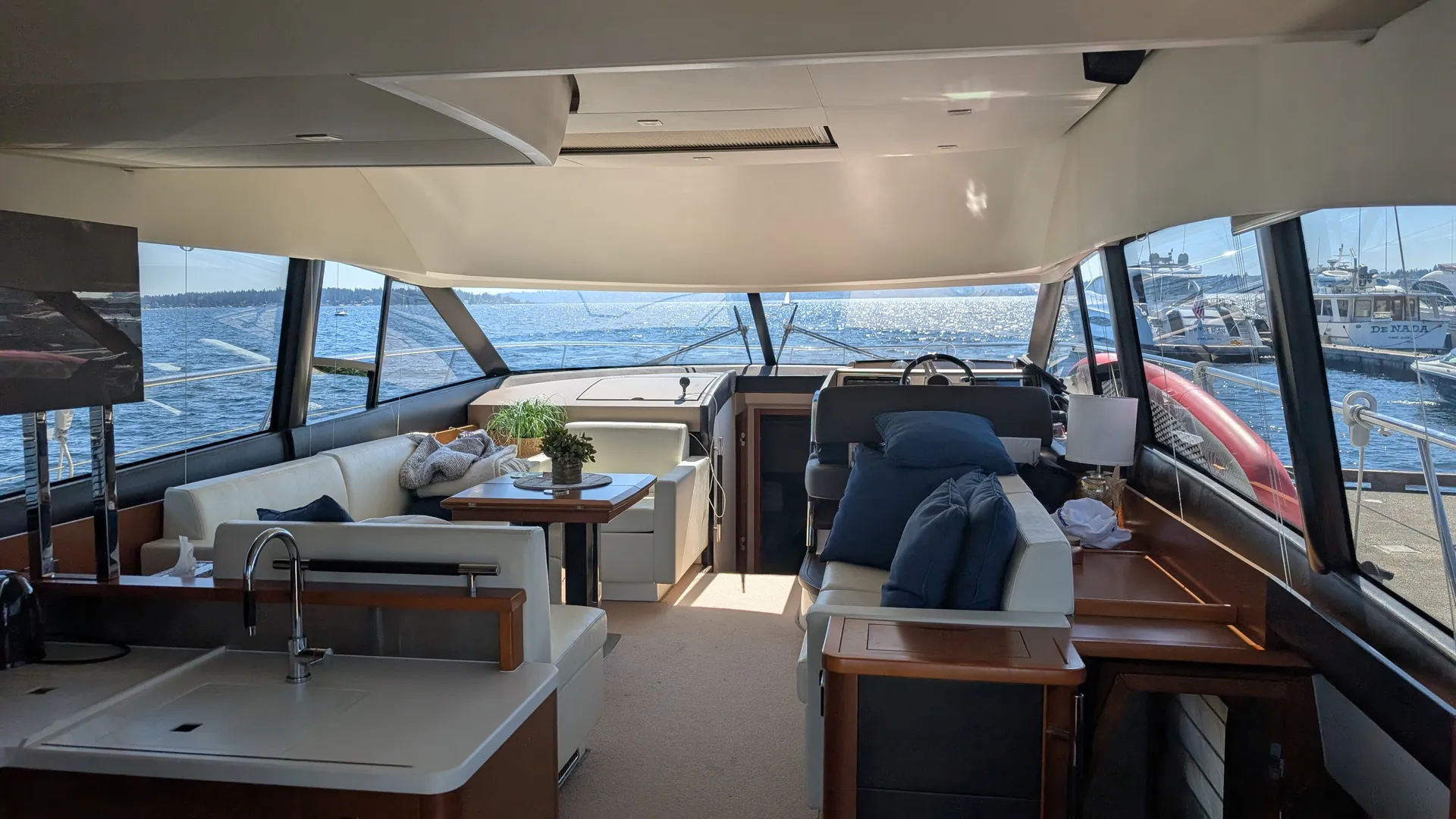 Professionally Captained 50' Yacht. Kirkland and Seattle Available