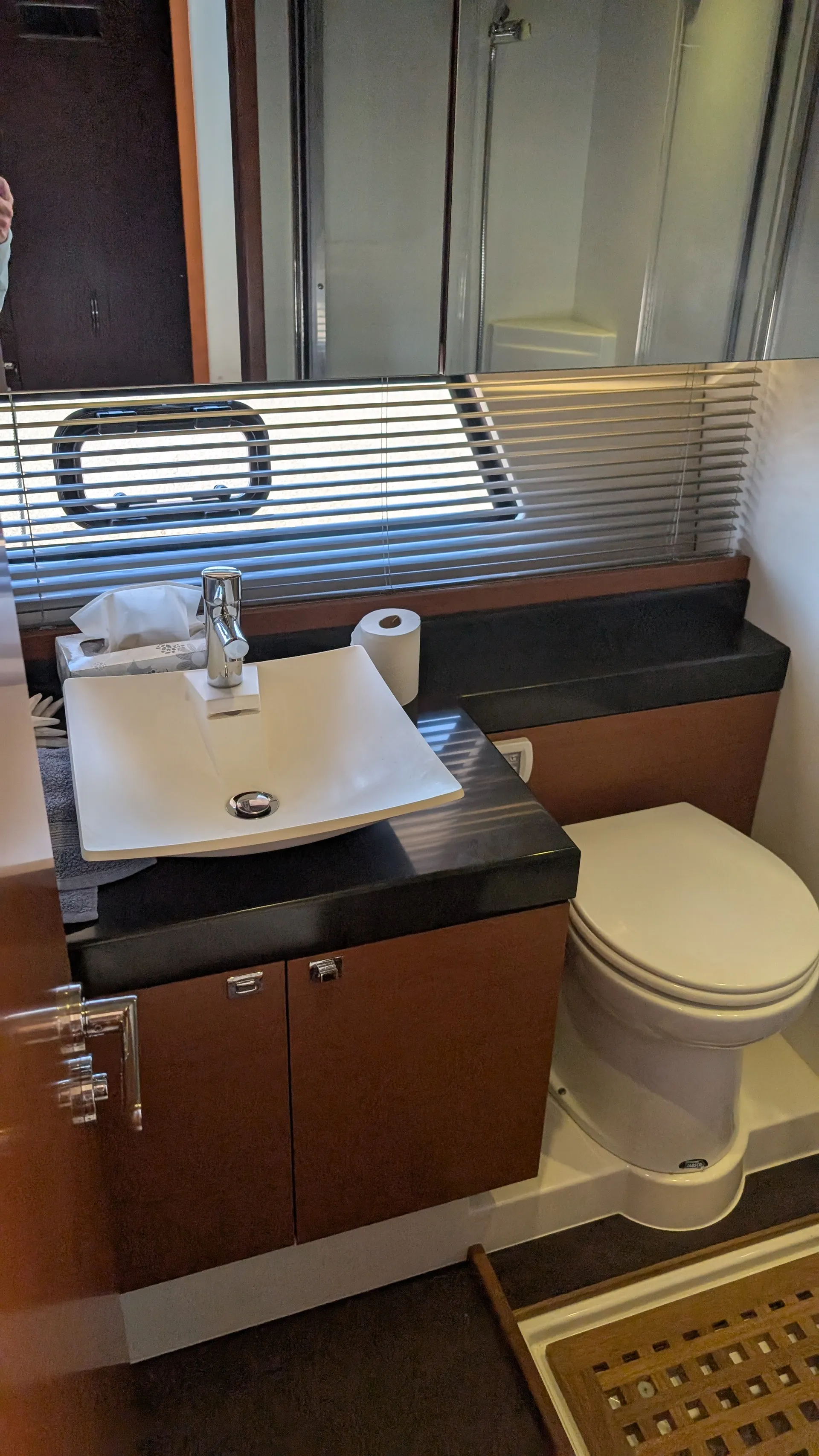 Professionally Captained 50' Yacht. Kirkland and Seattle Available