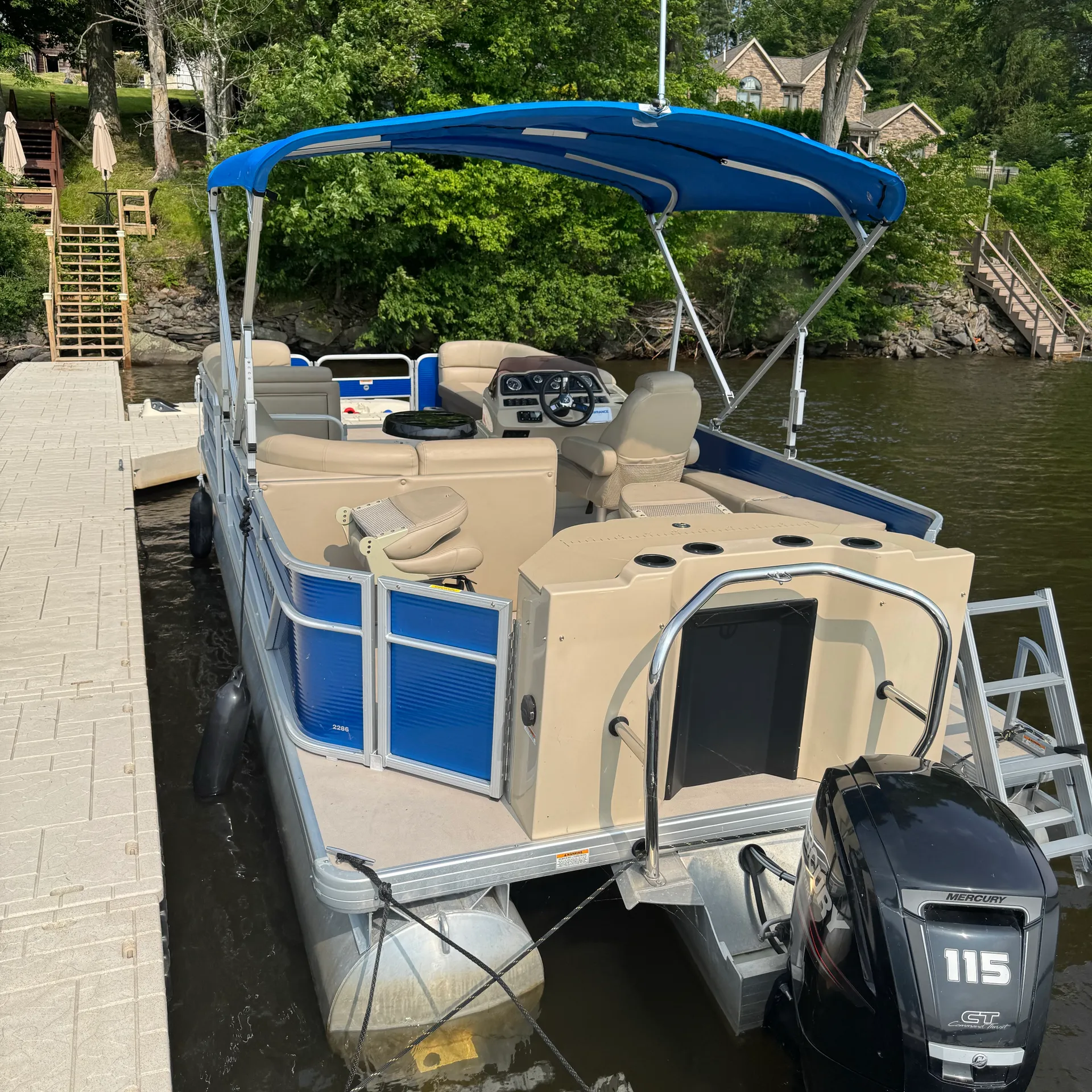 Pontoon Lounge/Fish/Tube/Ski