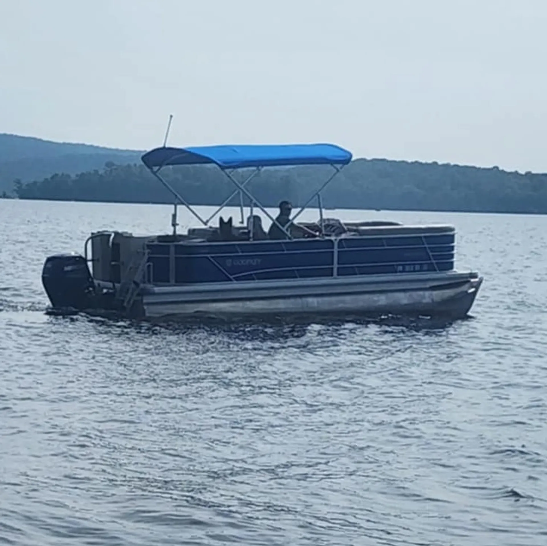 Pontoon Lounge/Fish/Tube/Ski