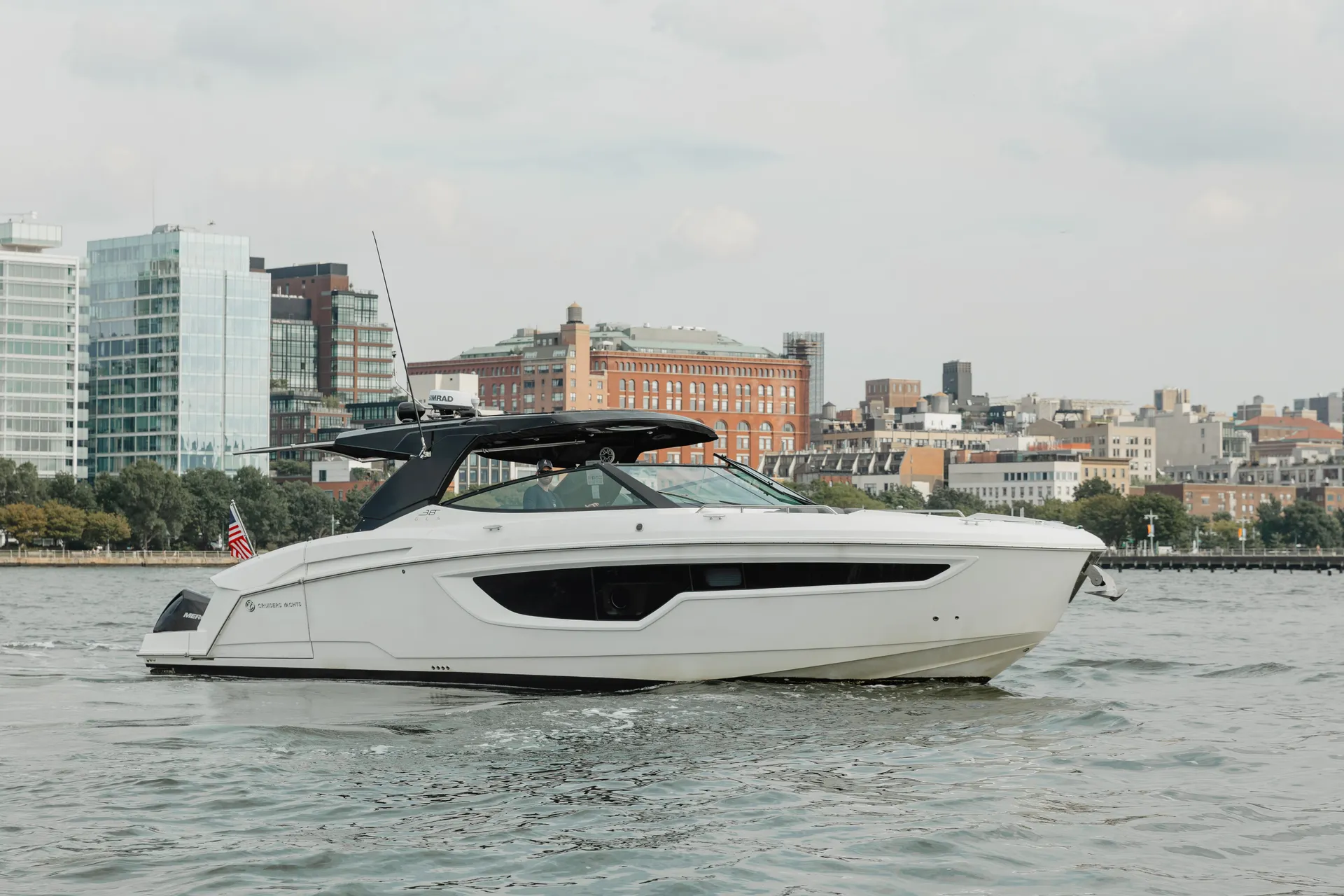 *Female Owned*-Manhattan #1 Luxury Yacht- 12 Passengers 