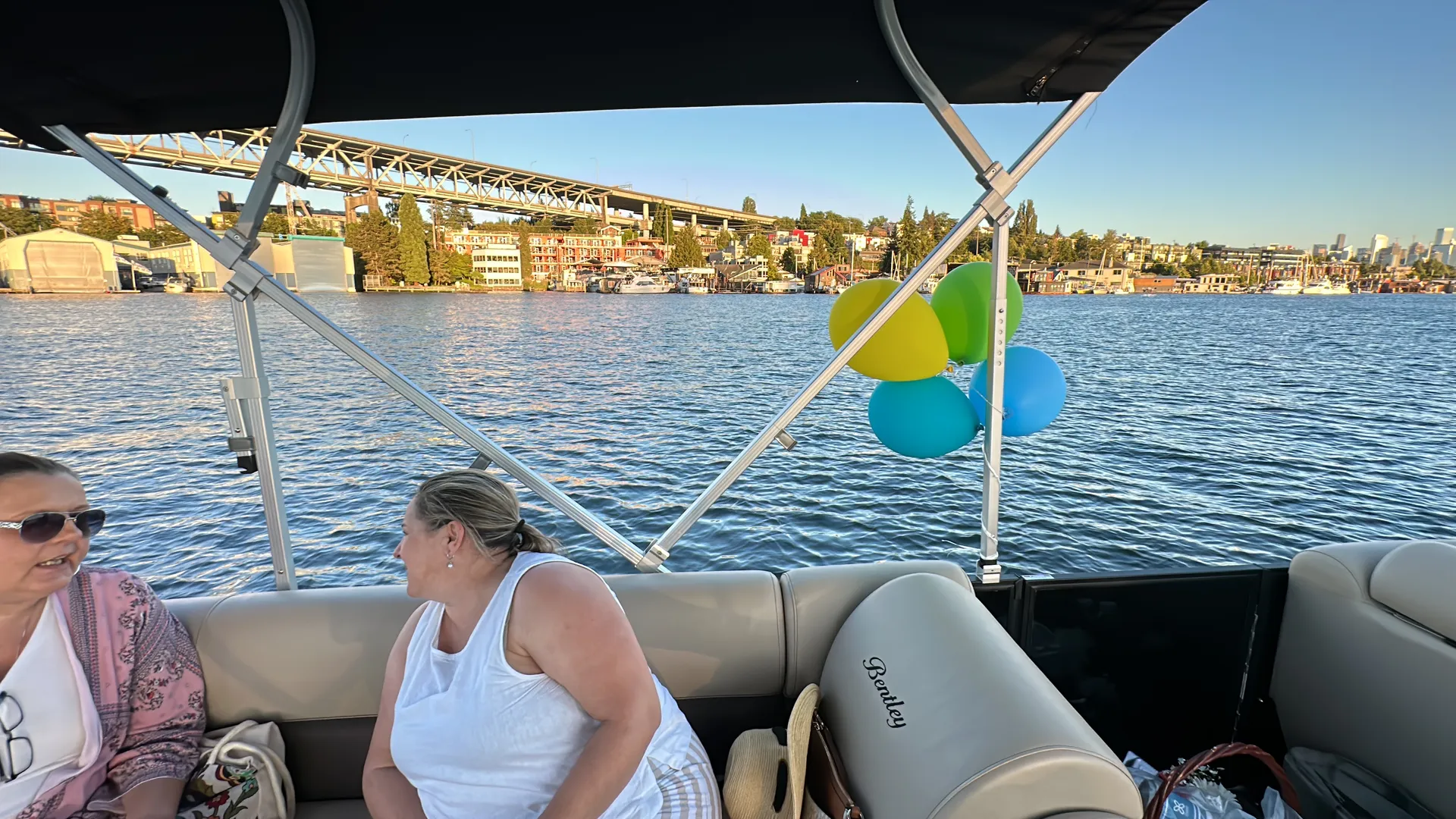 🛥️ 2023 Bentley 20ft Pontoon – Lake Union Getaway