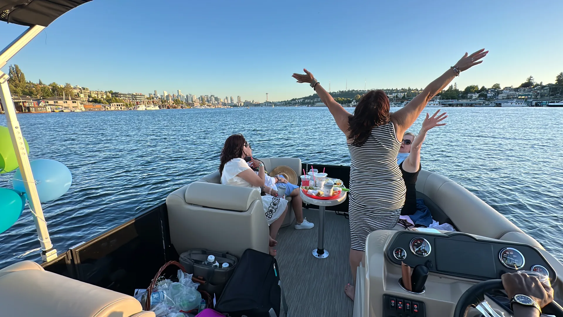 🛥️ 2023 Bentley 20ft Pontoon – Lake Union Getaway