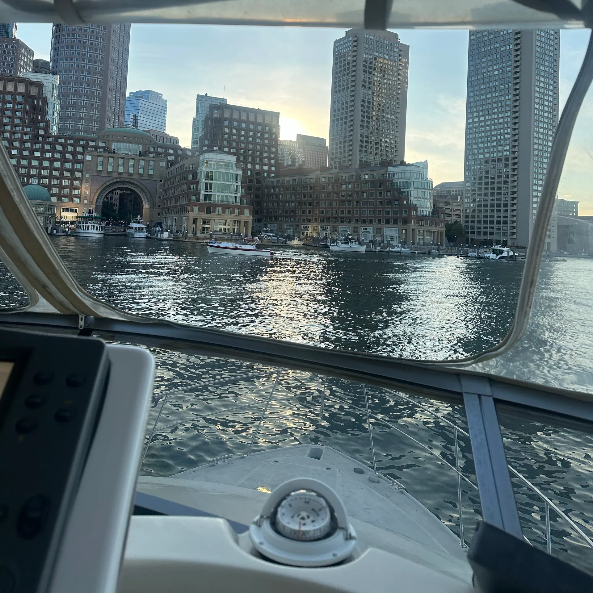 Luxury 37’ Cruisers Yacht – Spacious, Stylish & Perfect for Groups