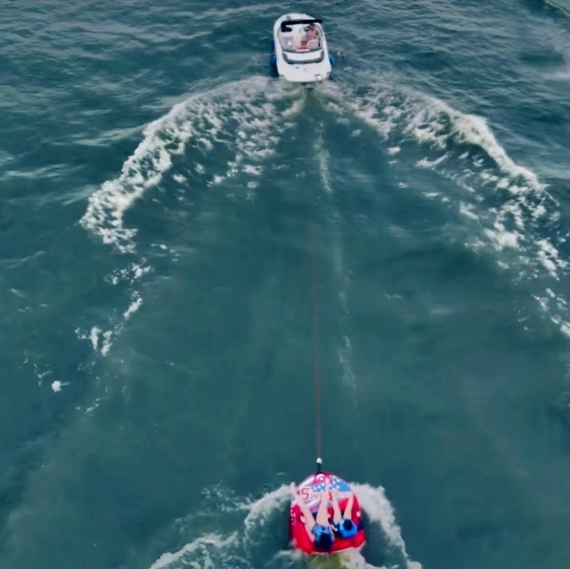 Explore the Waters w/ 20ft SeaRay–Rent Your Dream Boat!Speed w/ Style!