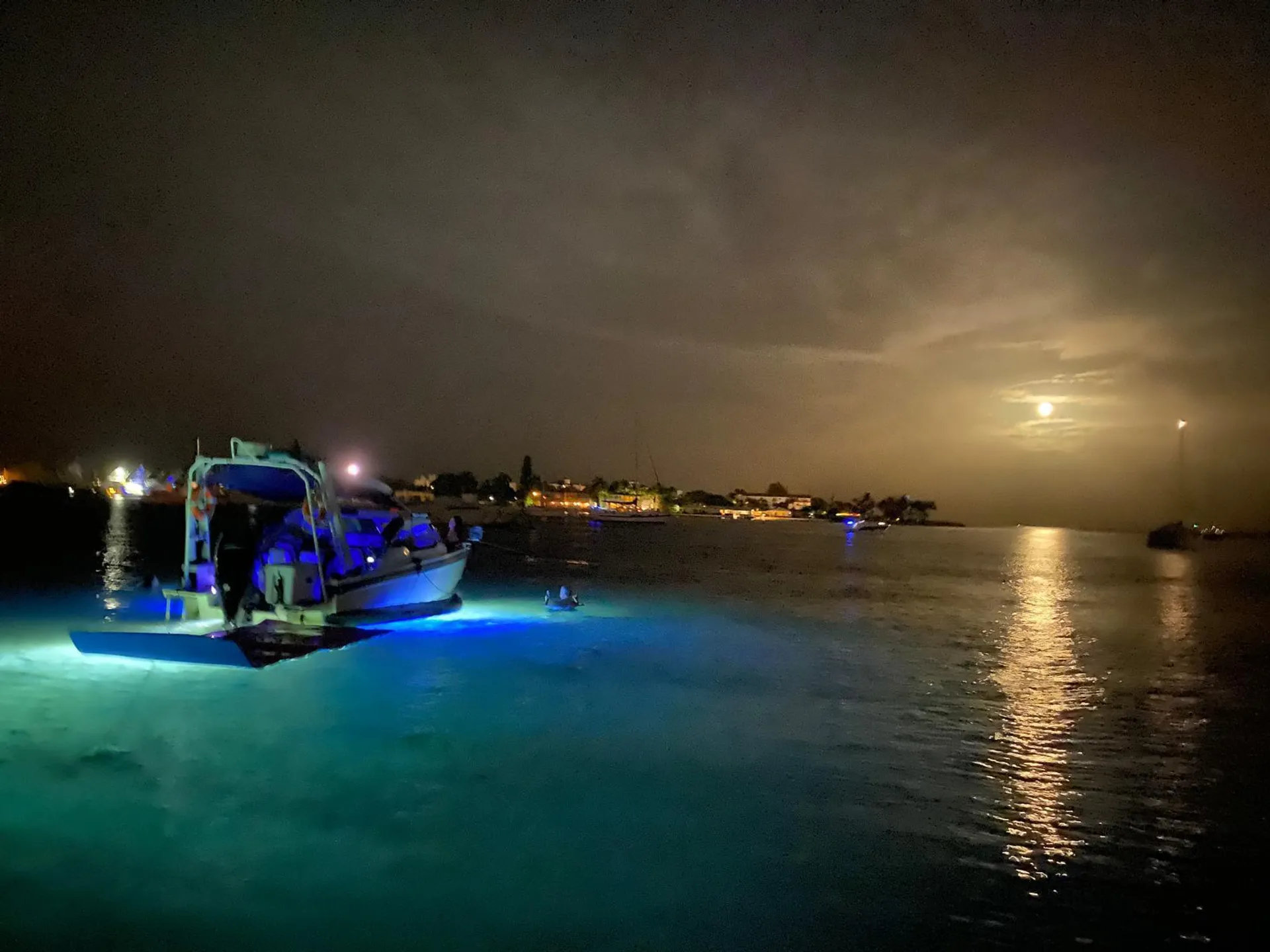 Palm Beach Luxury Day Boat Cruises