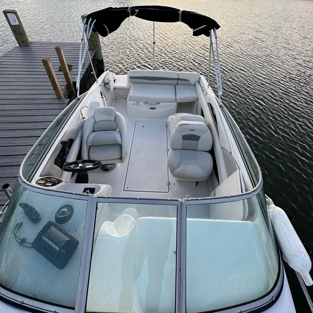 Rent a Chaparral Boats cruiser in Jersey City, NJ near me