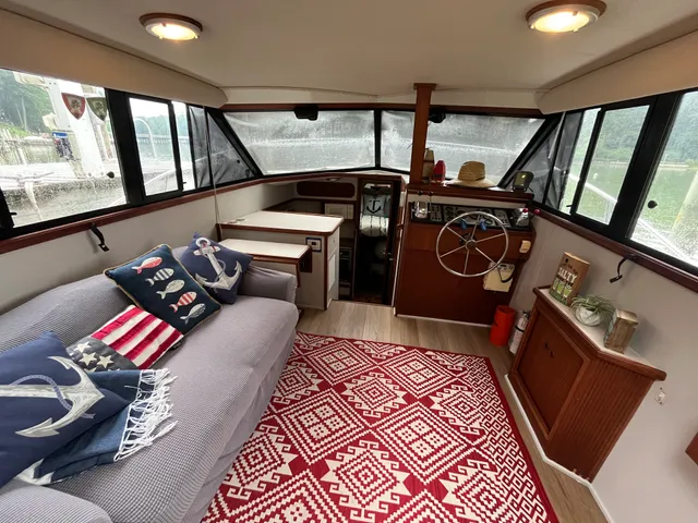 Rent a Carver Yachts motor yacht in Spring Lake, MI near me