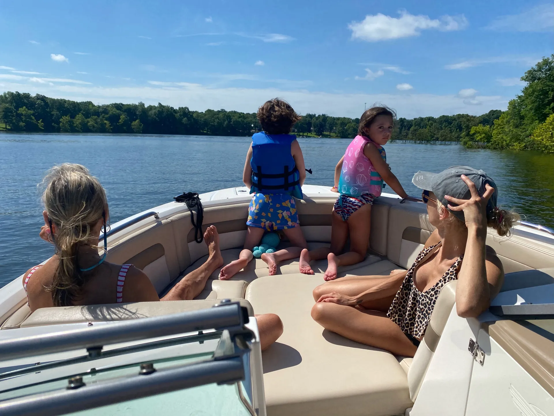 Chaparral Boats 246ssi in McDaniels, KY — photo 3