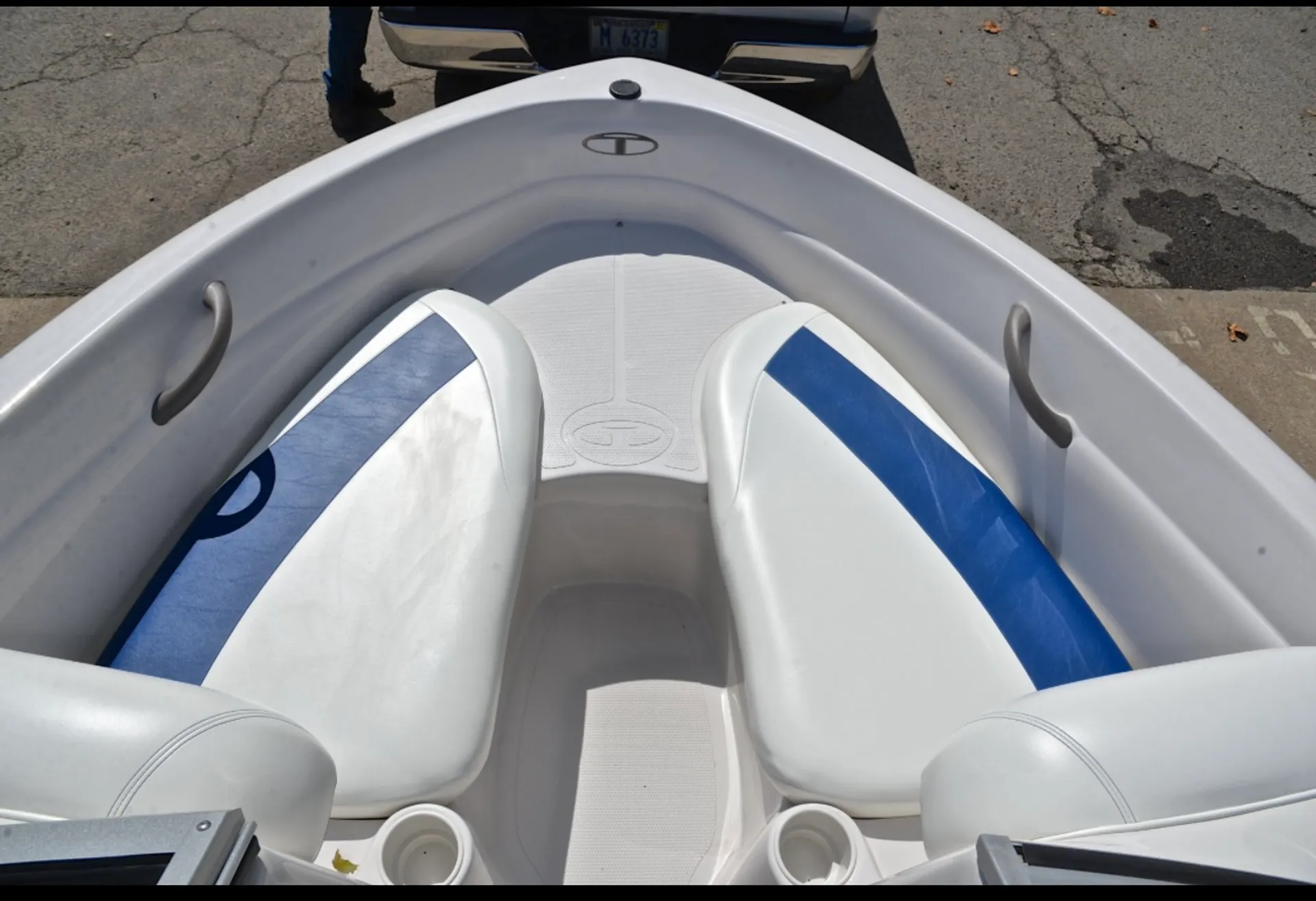 TAHOE BY TRACKER MARINE Q4 SS  in Russellville, AR — photo 2