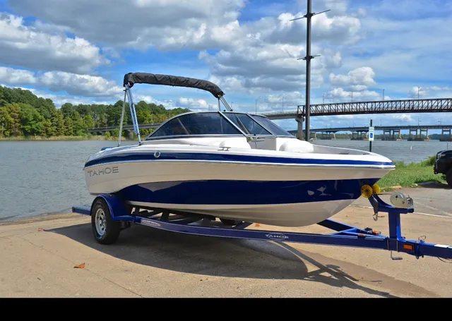 Rent a TAHOE BY TRACKER MARINE ski and wakeboard in Russellville, AR near me