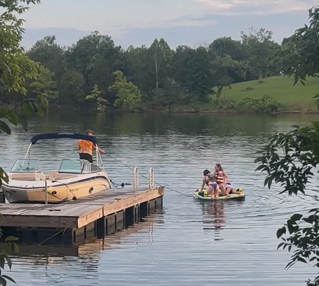Rent a Chaparral Boats bow rider in McDaniels, KY near me
