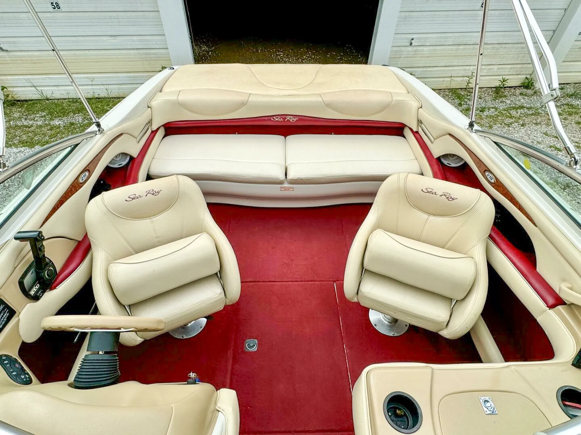 🌅 Sunset-Ready 21' Sea Ray — Bluetooth, Bimini, Cruising + Tubing Add