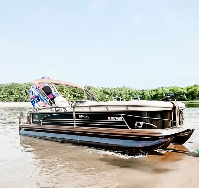 Rent a REGENCY PONTOON pontoon in Counce, TN near me