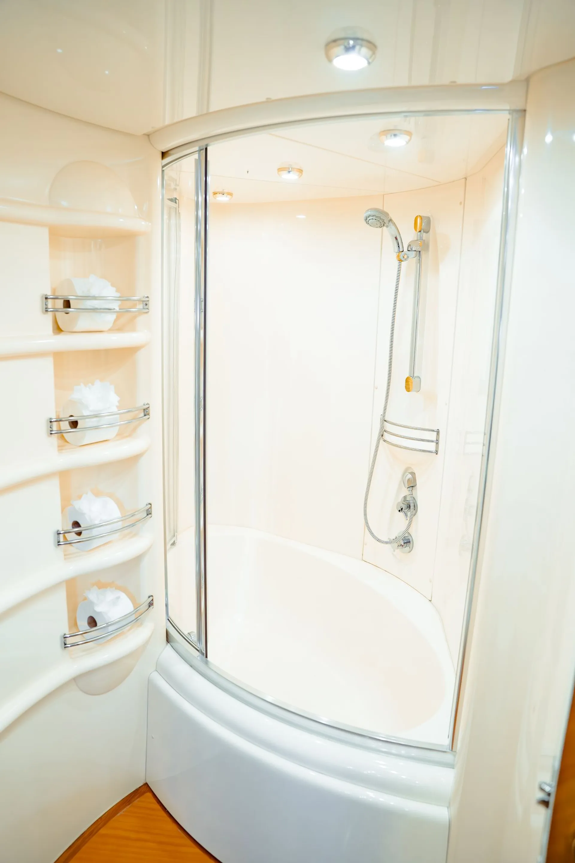      💥2 FREE JETSKI💥 Luxurious 70ft Azimut available in Miami💥 