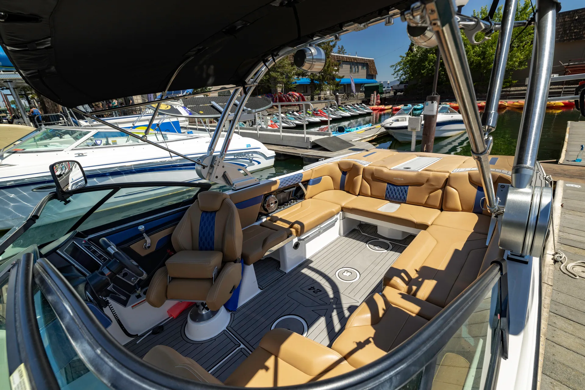 Mastercraft xt24 in South Lake Tahoe, CA — photo 3