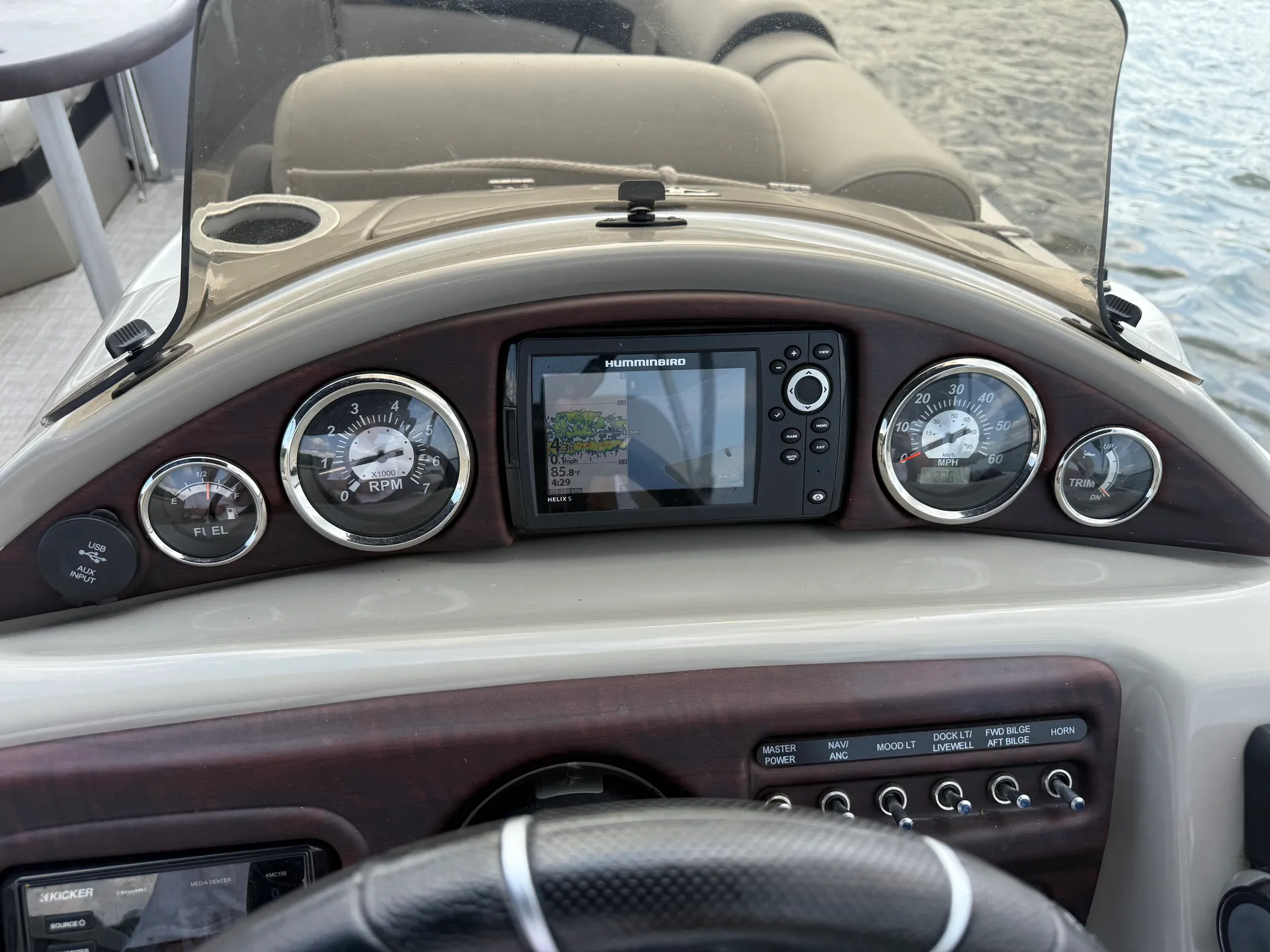 Berkshire Pontoons 23E STS in Prior Lake, MN — photo 9