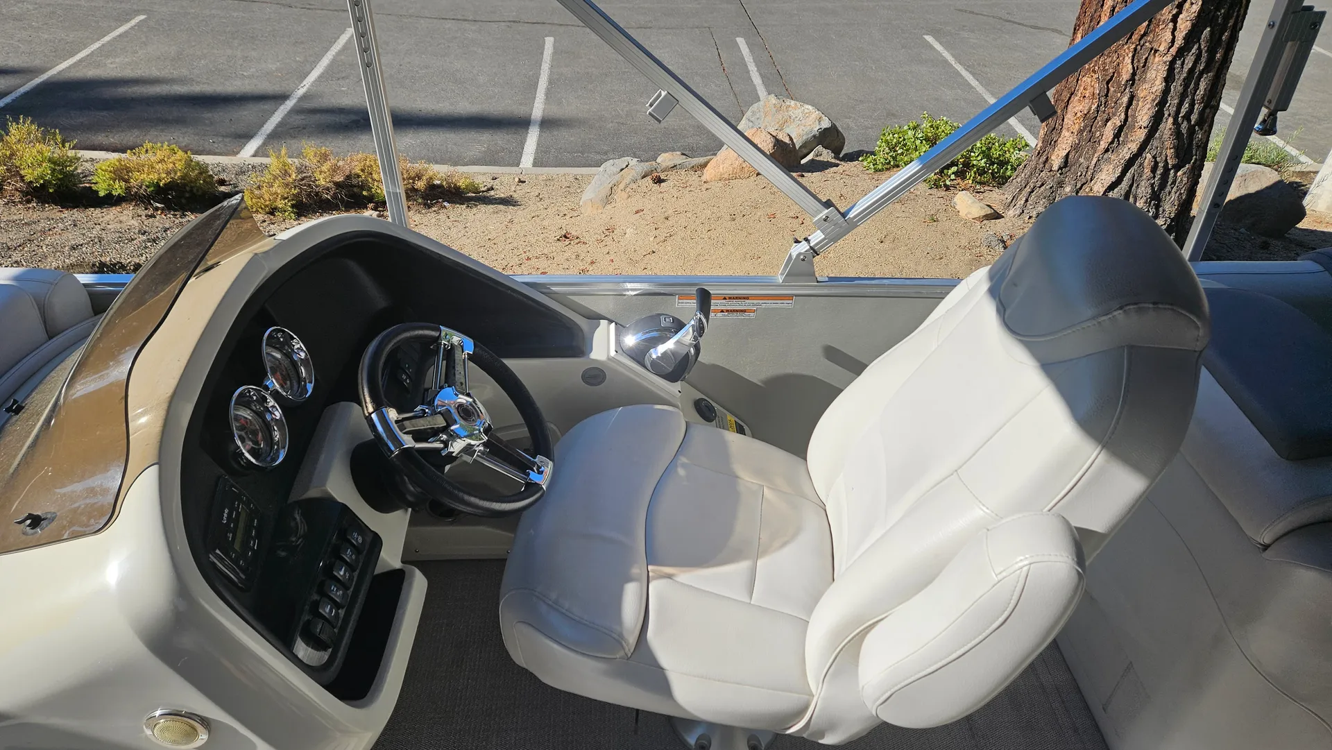 AVALON PONTOONS 25' CATALINA ENTERTAINER in Incline Village, NV — photo 4
