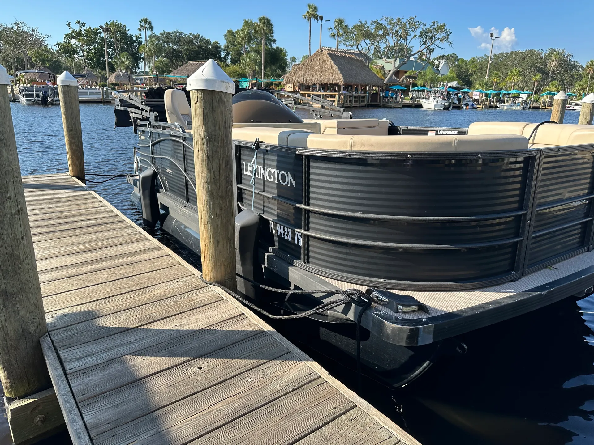 17' FISH SCALLOP SWIM WITH MANATEES