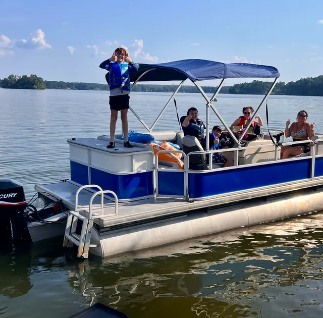 Rent a Sun Tracker by Tracker Marine pontoon in Salem, AL near me