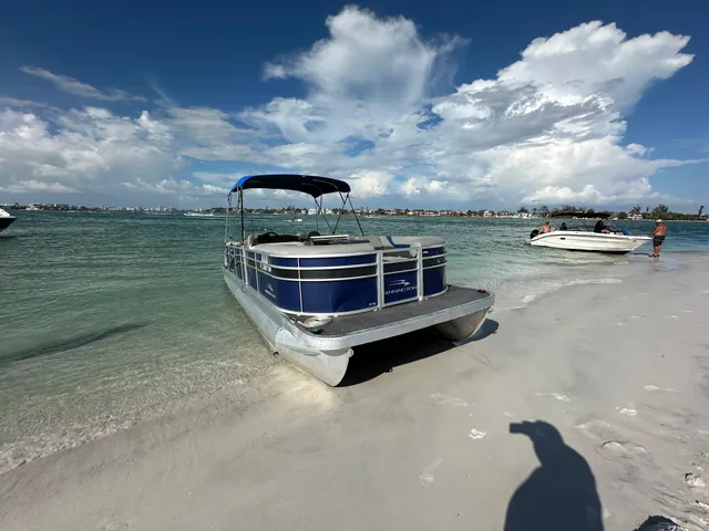 Rent a LEXINGTON PONTOONS pontoon in Venice, FL near me