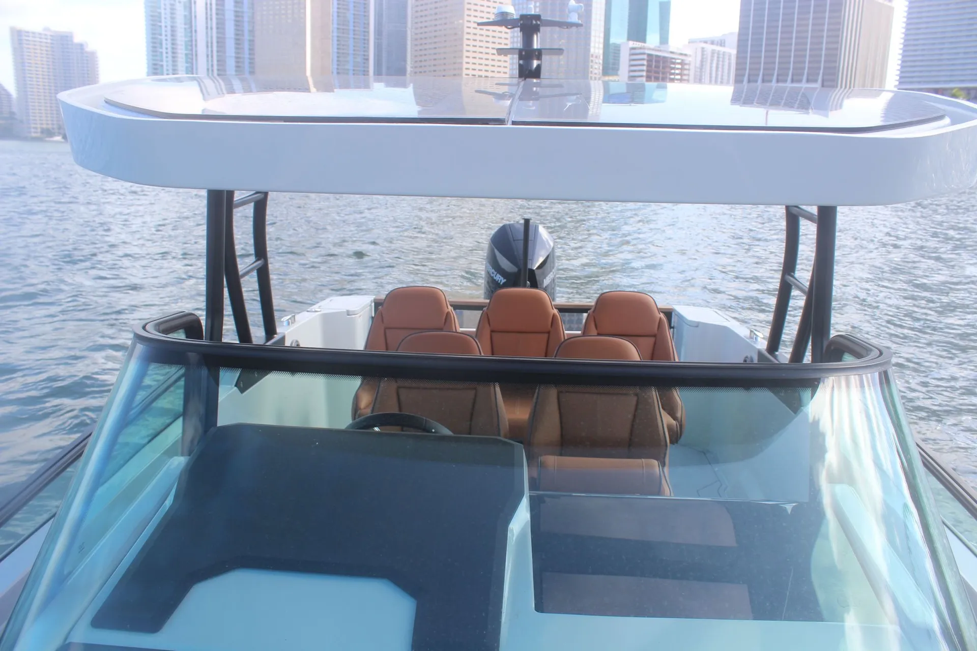 27’ Luxury Yacht – Miami Cruise, Sandbar & Sunset Charter