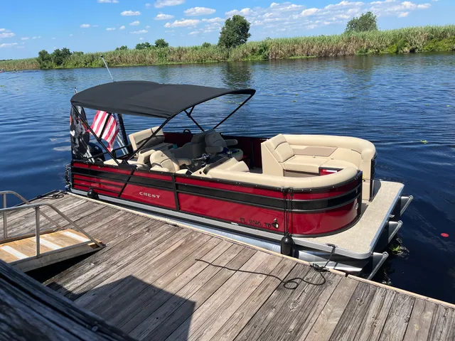 Rent a CREST PONTOONS pontoon in Sanford, FL near me