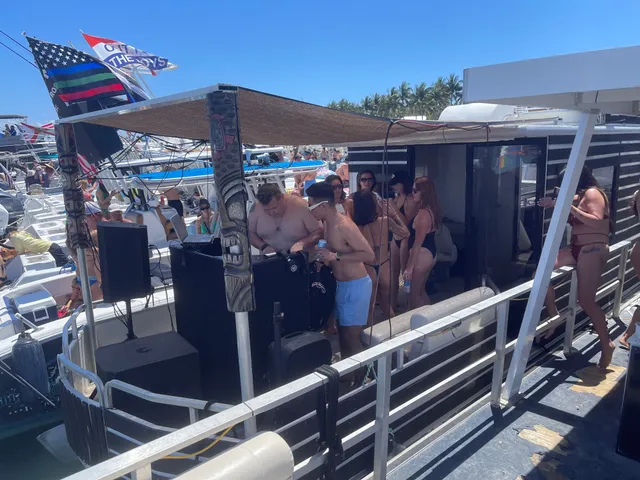 Rent a Sun Tracker by Tracker Marine cruiser in Jupiter, FL near me