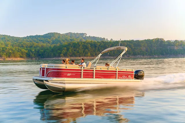 Rent a SUN TRACKER pontoon in Saginaw, TX near me
