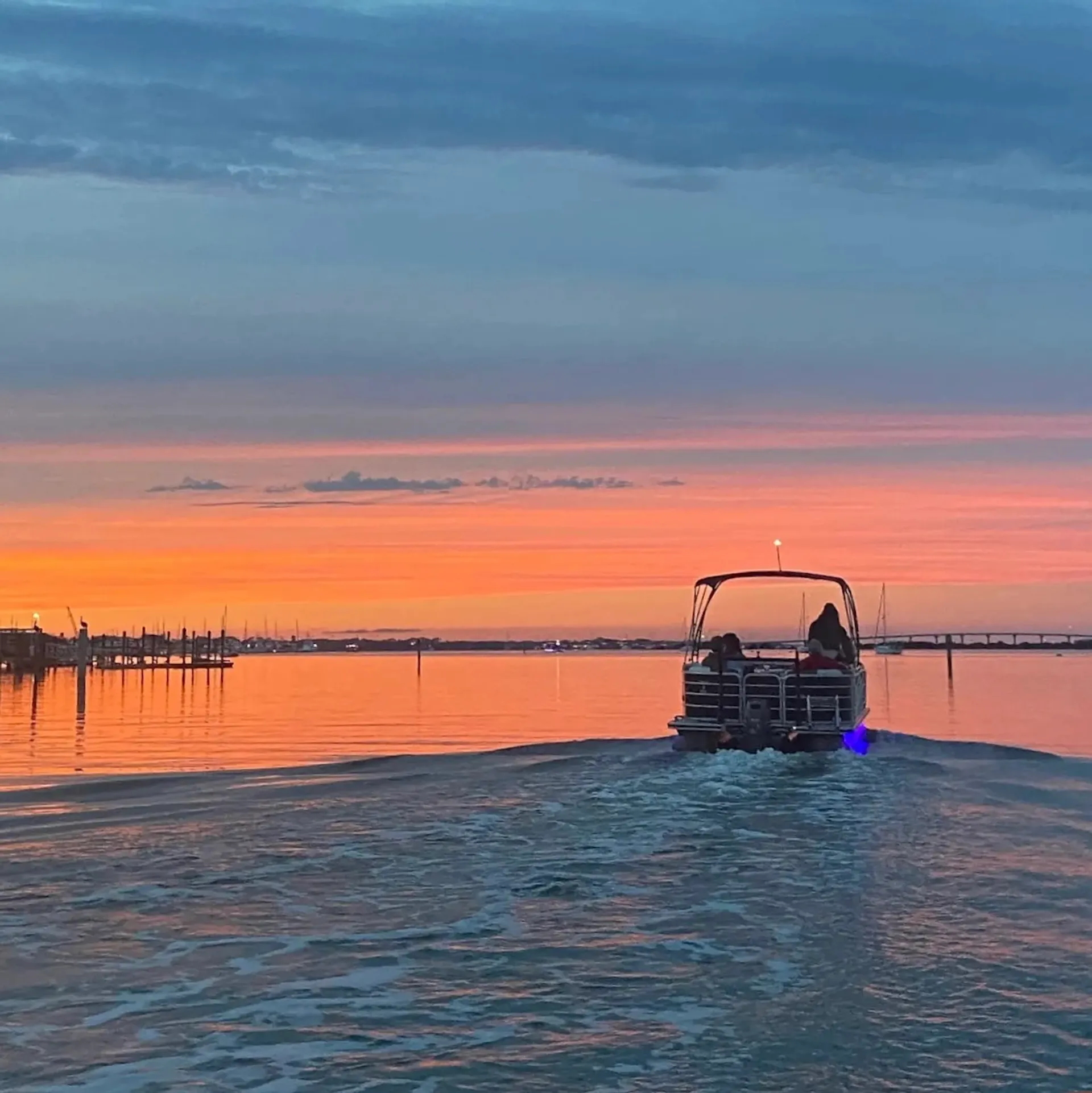 Luxurious and Spacious 14 Person Berkshire 'Toon! Epic Sound System!