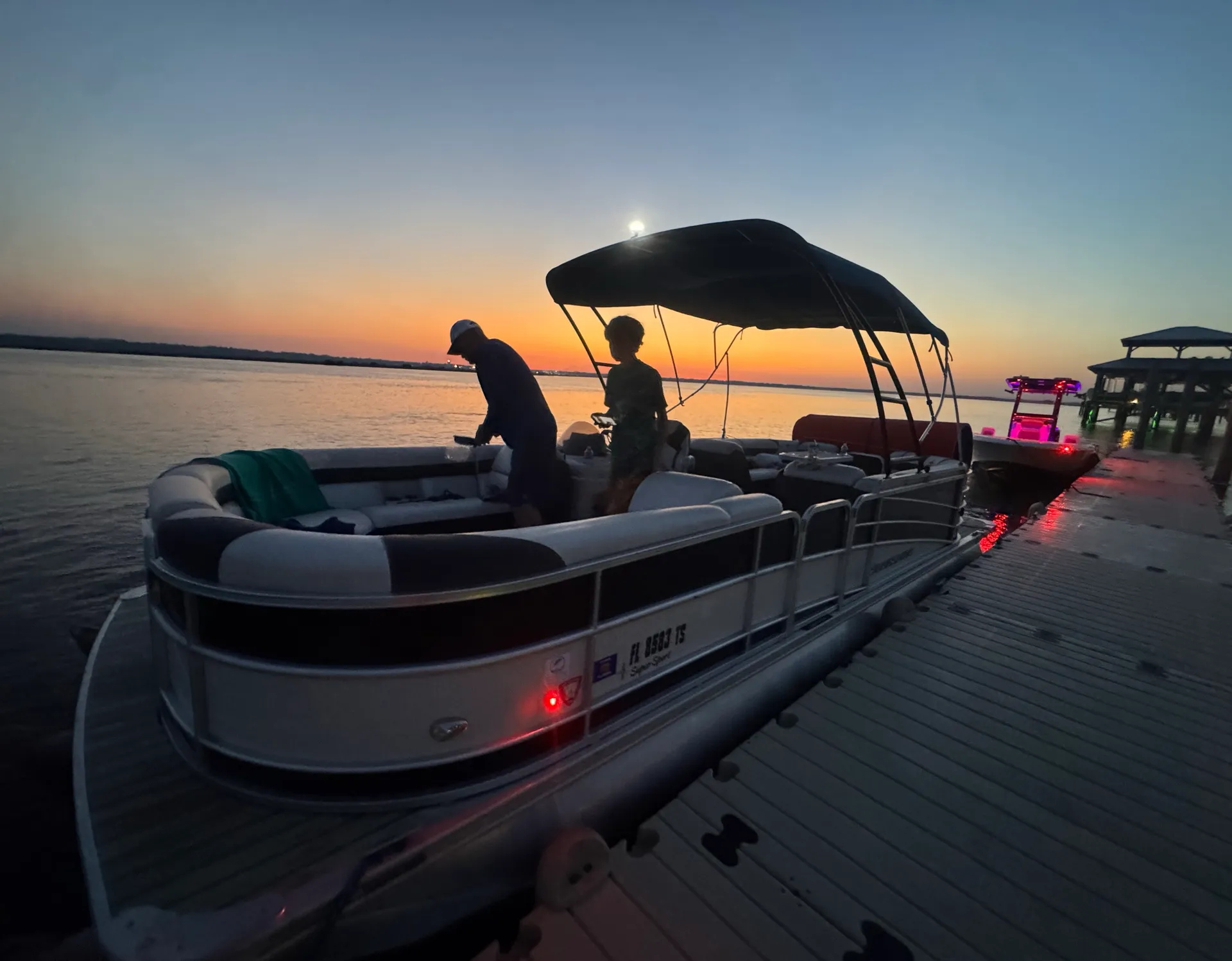 Luxurious and Spacious 14 Person Berkshire 'Toon! Epic Sound System!