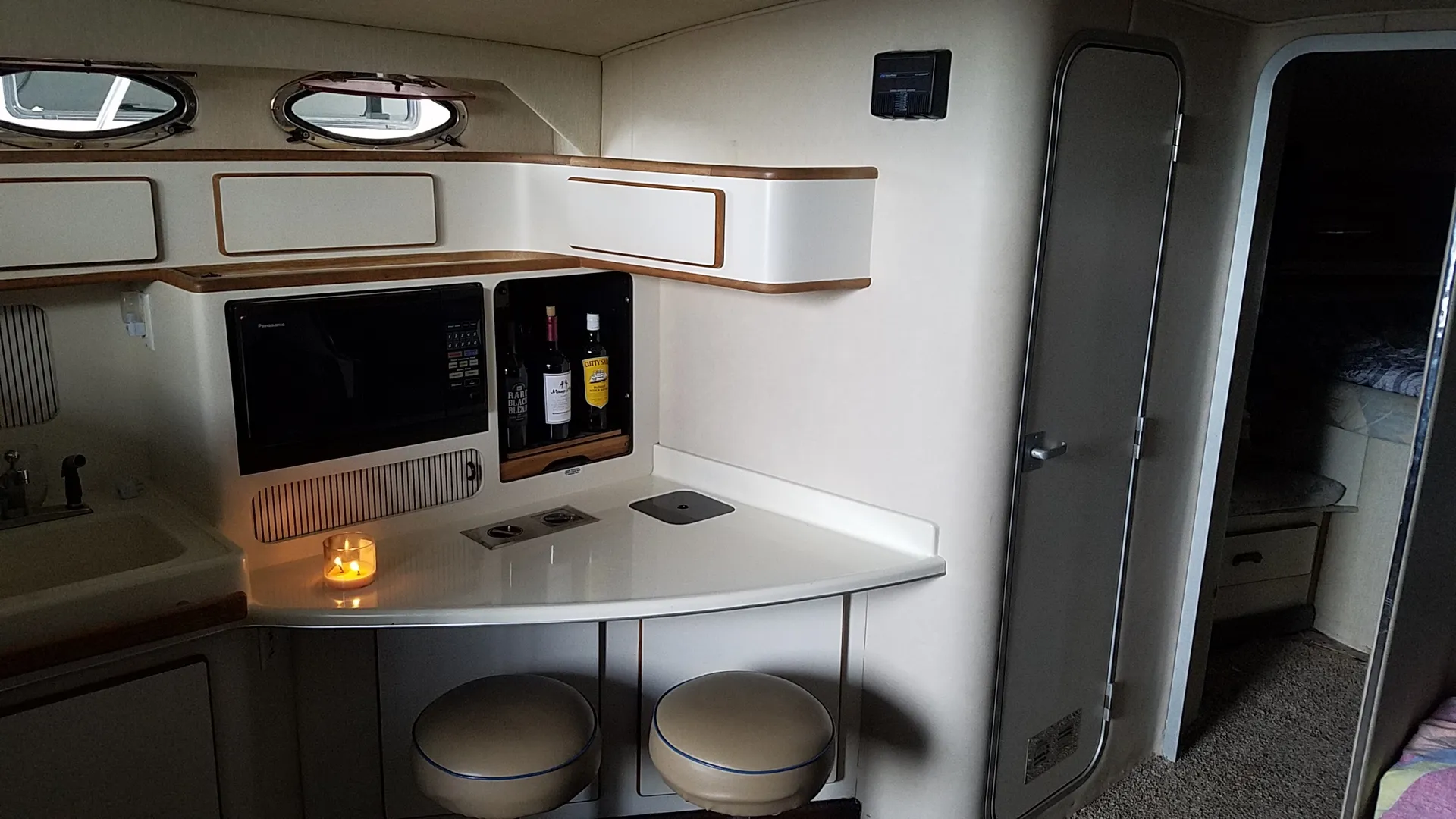 Sea Ray Boats 400 Express Cruiser in Leander, TX — photo 5