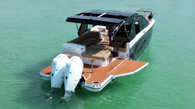 Rent a Hanover bow rider in Destin, FL near me