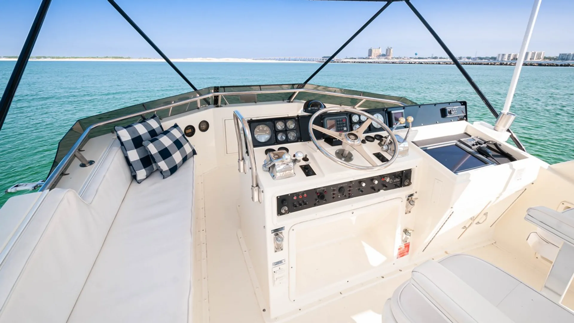 Hatteras Convertible in Destin, FL — photo 4