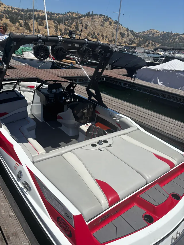 Rent a AXIS WAKE RESEARCH ski and wakeboard in Friant, CA near me