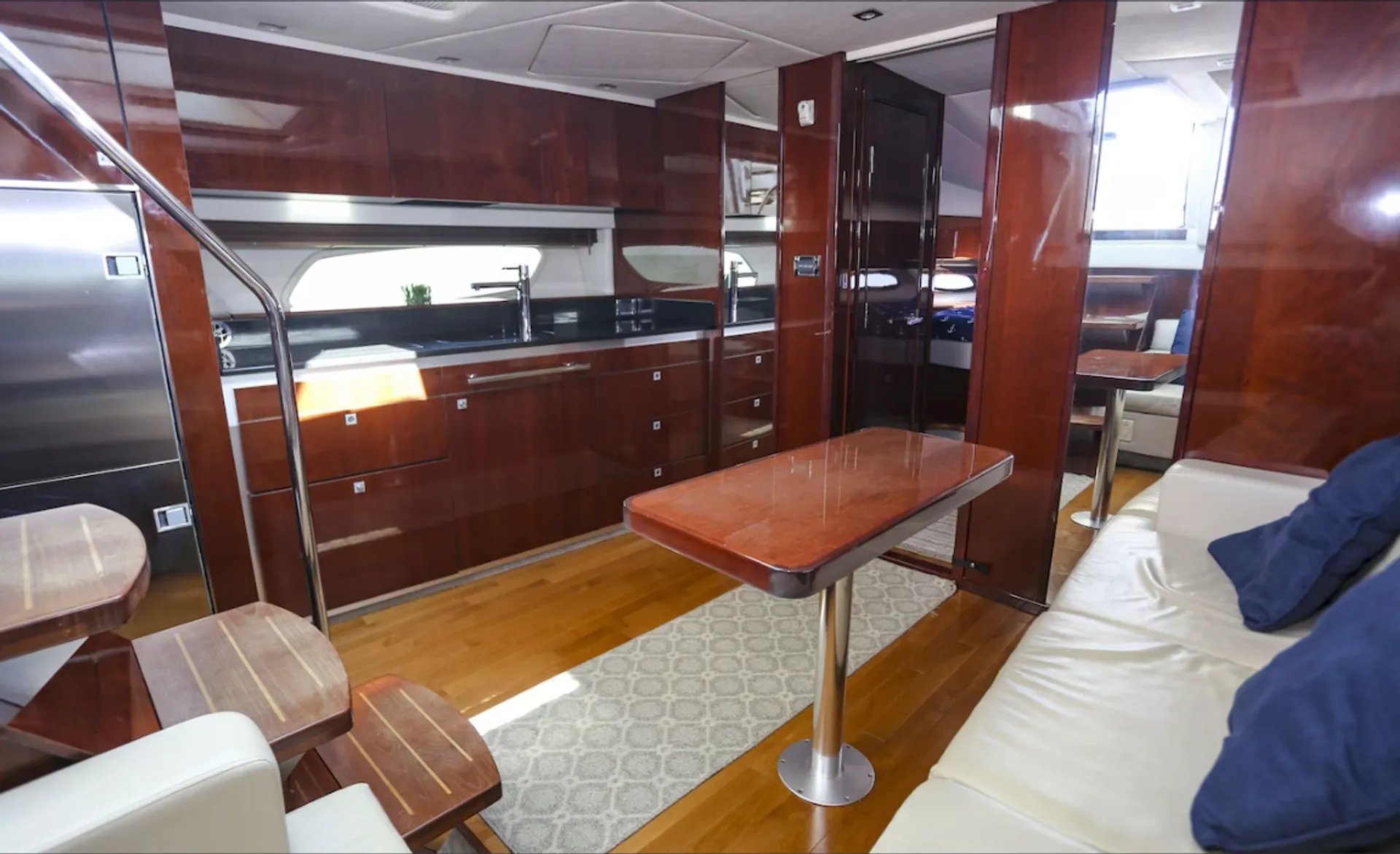 $700 hr | 14 ppl | Luxury Yacht