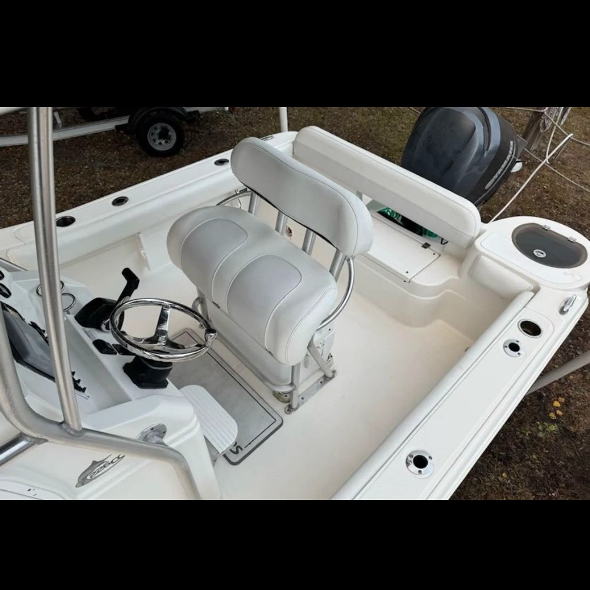 Sea Fox commander 226 center console