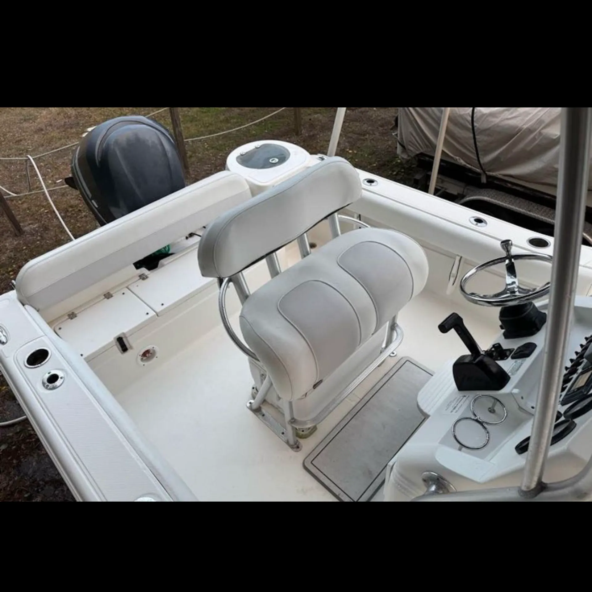 Sea Fox commander 226 center console