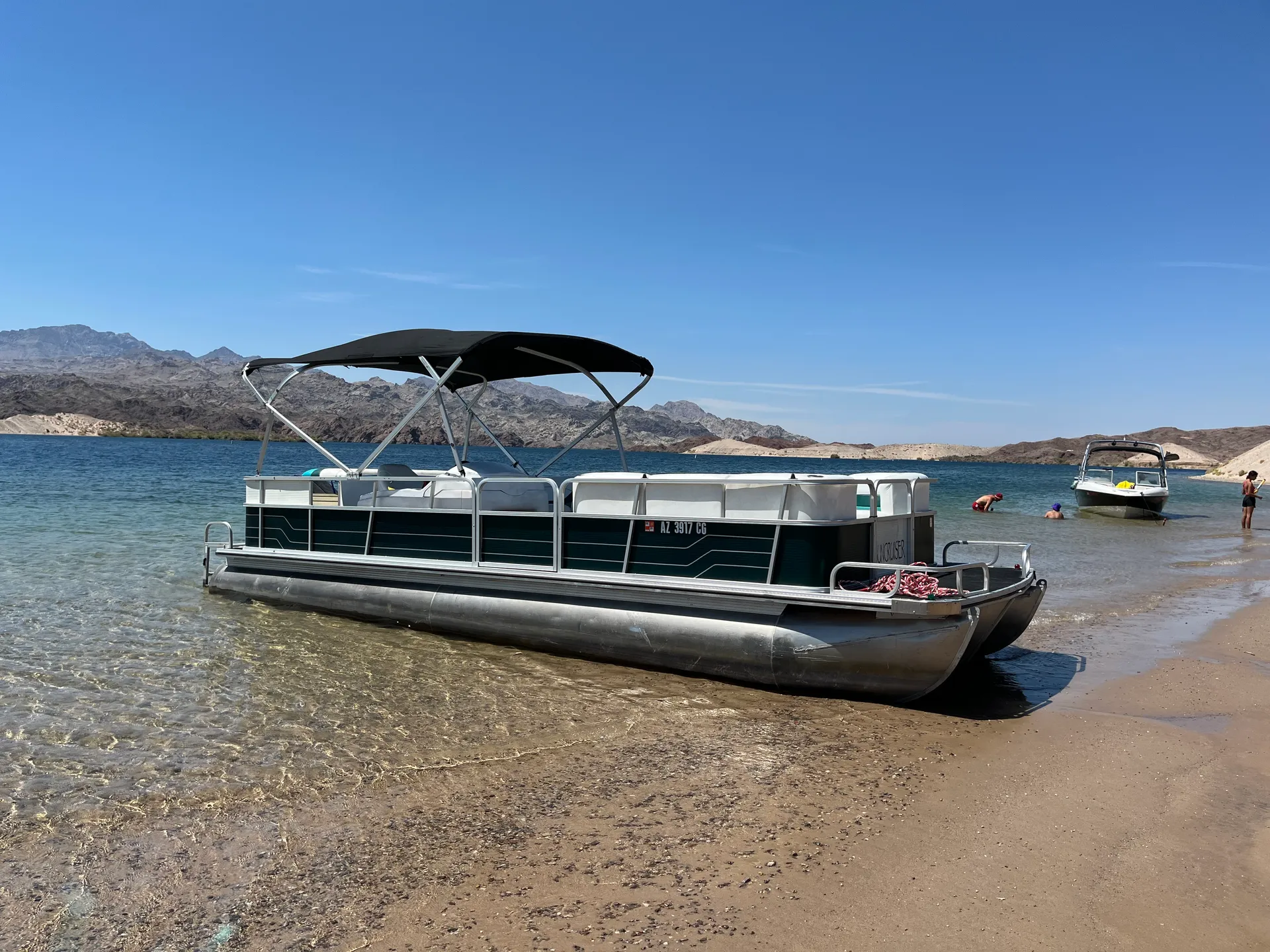 24’ Suncrusier Tri-toon 