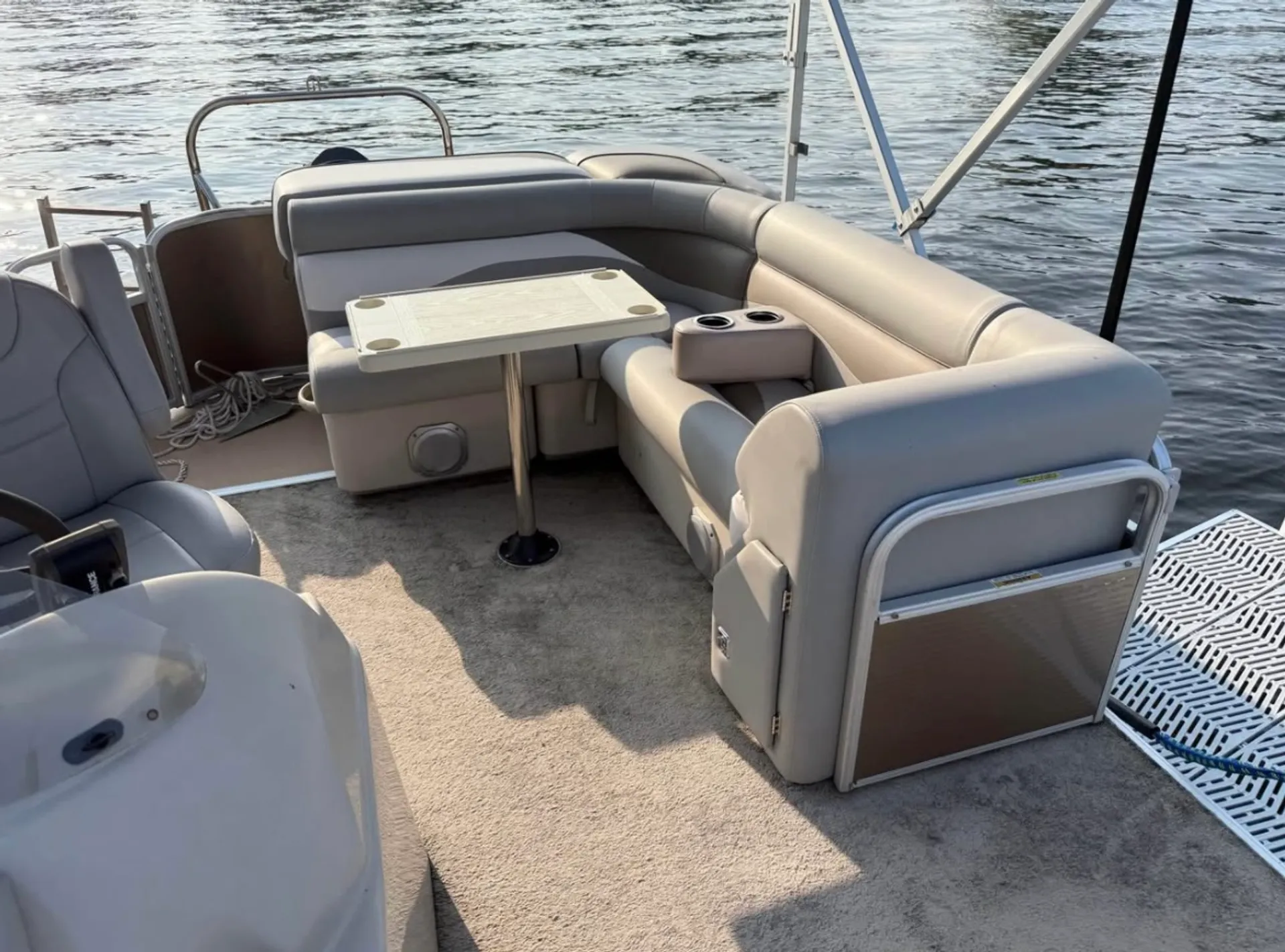 Spacious 22’ Sweetwater Pontoon - CANADIAN LAKES USE ONLY