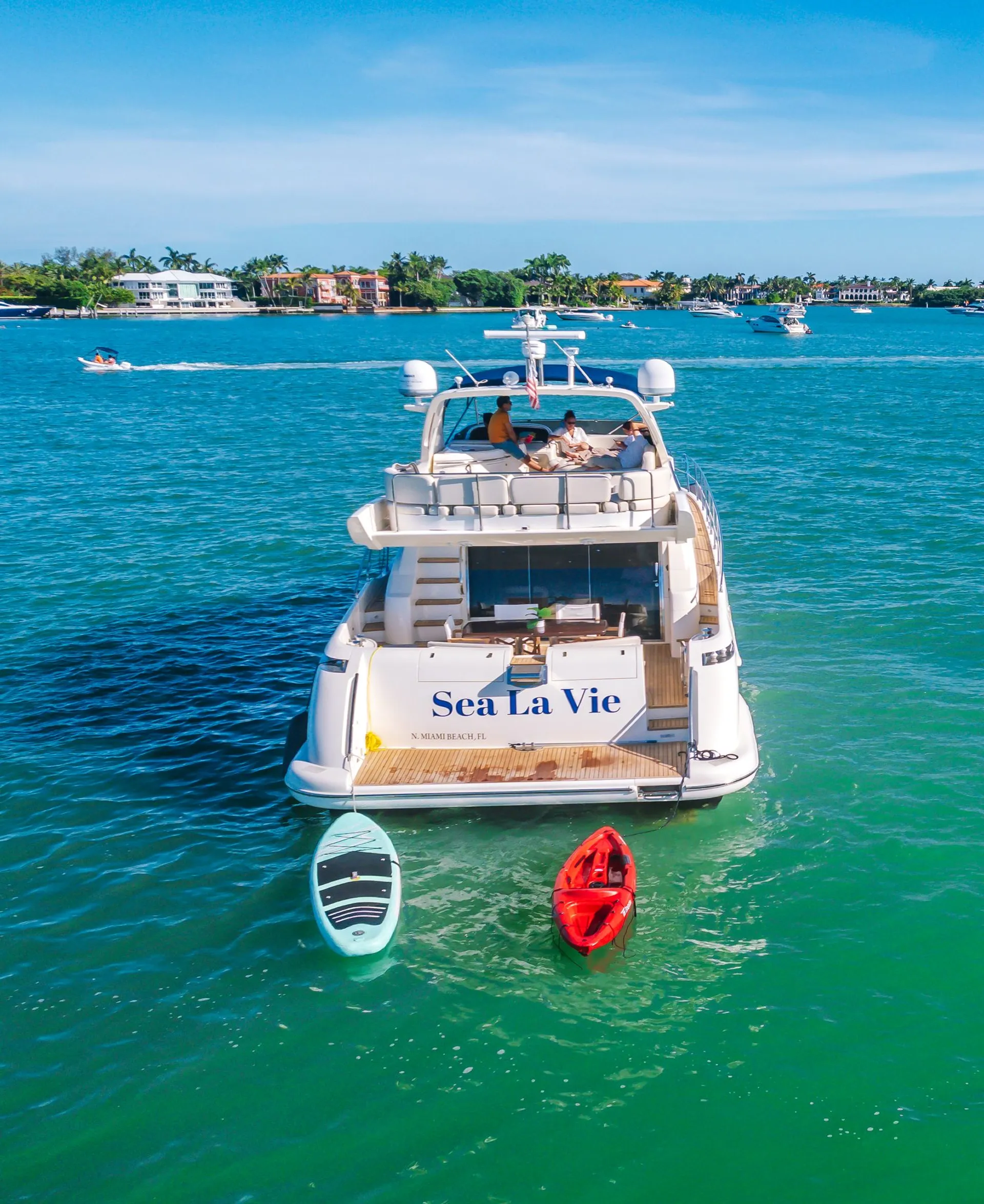 Luxury Azimut 62' Yacht