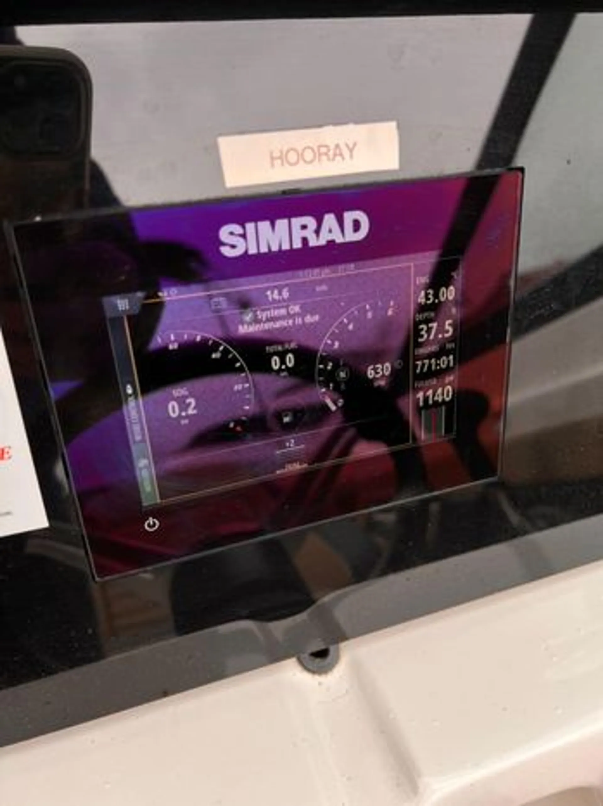 Close out summer in style on the Sea Ray SPX210!