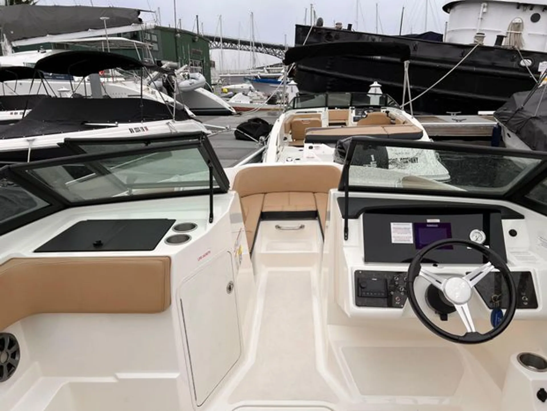 Close out summer in style on the Sea Ray SPX210!